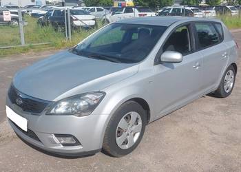 Kia Ceed Benzyna Tyko 65 Tysiecy Przebiegu Sprzedam W Super Cenie
