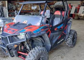 PolarisRzr 900