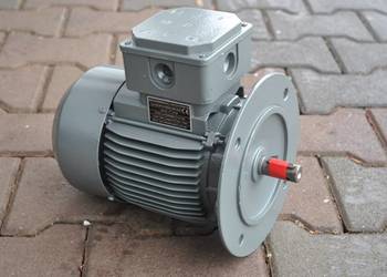 Silnik kołnierzowy 0.37kw. 910obr./min.. f-vat
