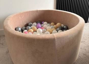 Różowy nasen z kulkami dla dzieci