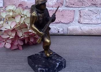 Mosiężna figurka żołnierz amerykański z ekwipunkiem Mosiężna figurka żołnierz amerykański z ekwipunkiem