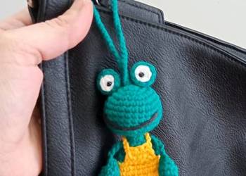 Żabka wykonana na szydełku, brelok, zawieszka