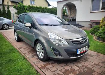 1.2 Benzyna, Podgrzewane fotele automatyczna skrzynia biegow klima 5 drzwi