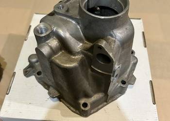 NOWA Osłona tylna skrzyni biegów 4 biegi Fiat 125p