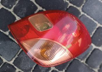 Lampa prawa tył tylna Toyota Corolla Verso I EU 01-04r