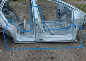 VW ID4 11A , 2024r SUV 5D  SŁUPEK ŚRODKOWY PRAWY BOK PRÓG 