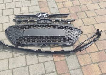 Atrapa grill kratka znaczek Hyundai i20 II