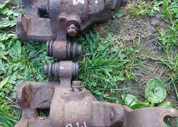 2 x lewy prawy zacisk hamulcowy mazda 626 GF premacy 323 BJ