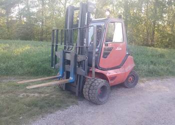 Linde h40 Perkins przesuw boczny 4 tony udźwigu terenowy