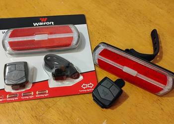 Tylne światło z migaczami ładowane USB Walfort z Action