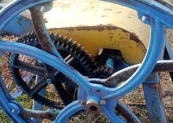 Sieczkarnia nawet gałęziarka Sieczkarnia nawet gałęziarka