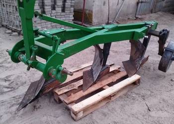 Pługi 3 skibowe praktycznie nowe