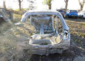 PAS TYLNY WANNA 1F7 TOYOTA YARIS III LIFT