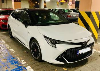 Toyota Corolla hybryda 1.8 kombi GR Sport salon