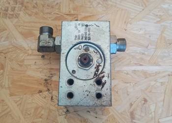 Zawór blokowy hydrauliki Komatsu PW 148 940020064