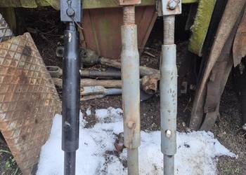 Wieszak Ursus C-330 lewy wieszak podnośnika ramię