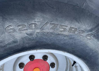 Massey Fergusson MF 30 32 - koło felga opona 620/75R26