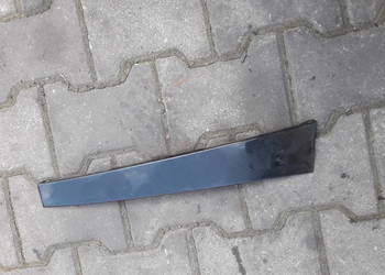 Mercedes ramka prawych tylnych drzwi przednia 2106900487