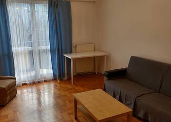 Kabaty ,2 oddzielne pokoje, osobna widna kuchnia.