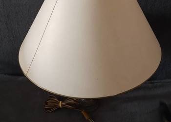 Lampa stołowa.