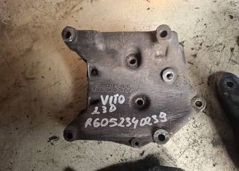 MERCEDES VITO 2,3 D łapa silnika R6052340239