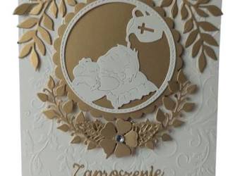 ZAPROSZENIA CHRZEST ŚWIĘTY DZIECKO NA PODUSZCE W SERWETCE K4 ZŁOTO