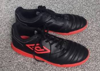 Buty sportowe Umbro rozm 43 Turfy Halówki