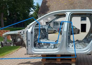 Audi Q7 II LIFT 4M0 ćwiartka lewa przód przednia długa słupek a b środkowy