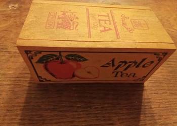 Stare pudełko drewniane po herbacie cejlońskiej jabłkowej. Vintage