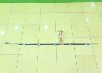 HYUNDAI SANTA FE III 2.2 CRDI 14r 5D listwa zgarniajaca drzwi lewa przod