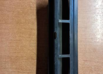 KRATKA WENTYLACYJNA TYLNA MERCEDES 107SL 1078300142 KRATKA WENTYLACYJNA TYLNA MERCEDES 107SL 1078300142