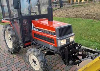 Traktor Yanmar F20D z pługiem