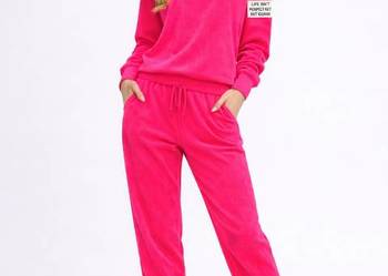 Dres damski welurowy komplet z naszywkami neonowy róż