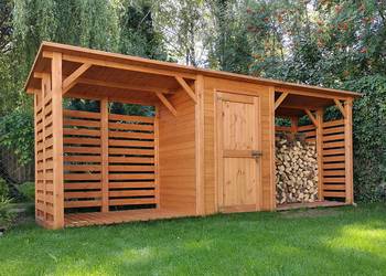 Drewutnia 2 x1,5m + domek 1,5 x 1,5m + drewutnia 2 x 1,5m