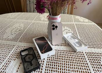 iPhone 16 Pro 128GB Desert Titanium stan BDB bateria 93% kpl. Gwarancja UAG
