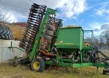 John Deere 740