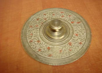 mosiężna indyjska pokrywka