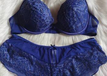 Komplet kobaltowej zdobionej bielizny roz. M Wonderbra