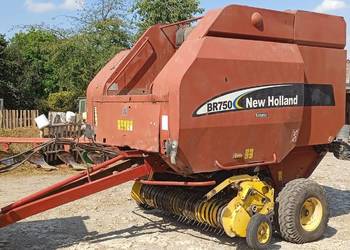 Prasa New Holland BR 750