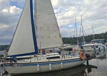 Victoria II mieczowa 7,40 m – Suzuki 5 KM, solar, maszt na pilota