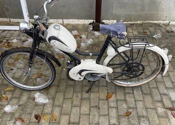 Liberia zabytkowy motorower PRL