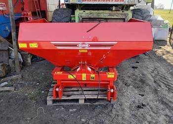 Rozsiewacz do nawozu KUHN zsb 900