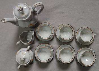Filiżanki, spodeczki, dzbanek porcelana "Karolina"