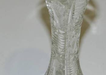 Wąski kryształowy wazonik, wysokość 19 cm (Szkło)