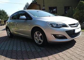 Opel Astra J 2013r  1.4T 140 KM BENZYNA