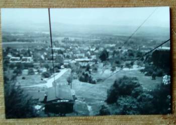 WIDOK NA STACJĘ KOLEJKI LINOWEJ W BOHOSUDOV