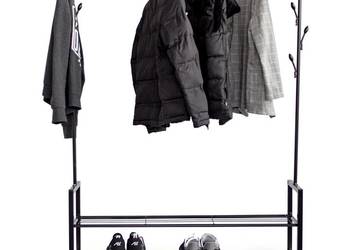 Wieszak stojący z 2 półkami stojak z kółkami na odzież ModernHome