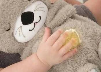 PRZYTULANKA, USYPIANKA, ZABAWKA INTERAKTYWNA FISHER- PRICE WYDRA PREZENT