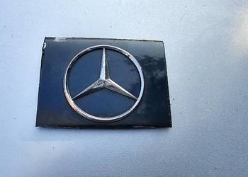 Emblemat klapy tył mercedez w202 sedan