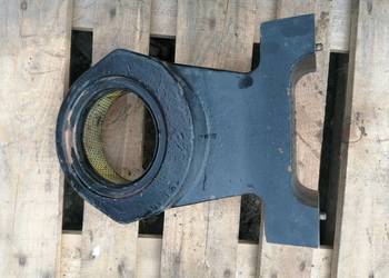 Uchwyt osi przedniej tylny Massey Ferguson 8260,8270,8280